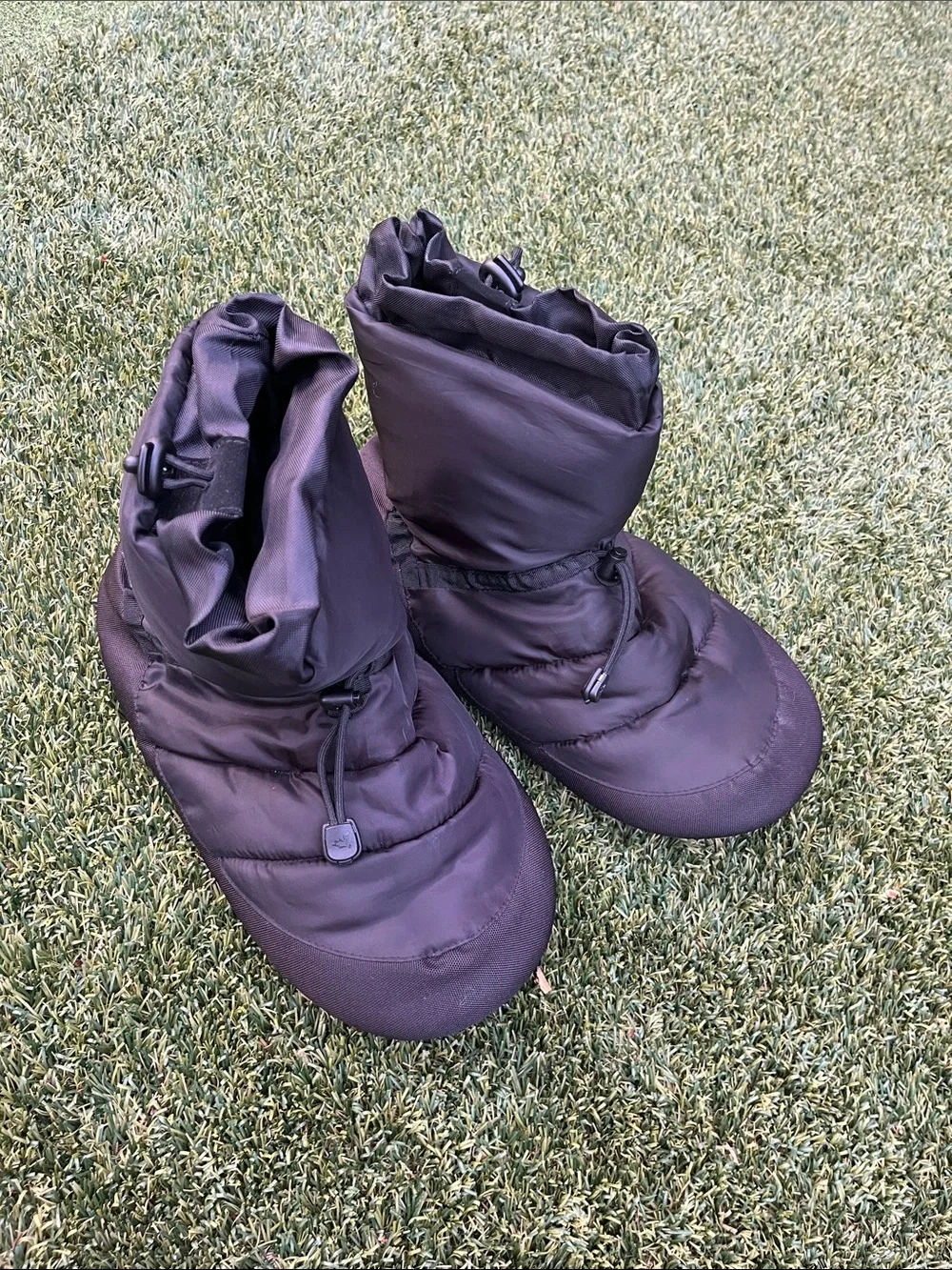 Baffin Insulated Black Puffer Booties XXL camping slippers base camp